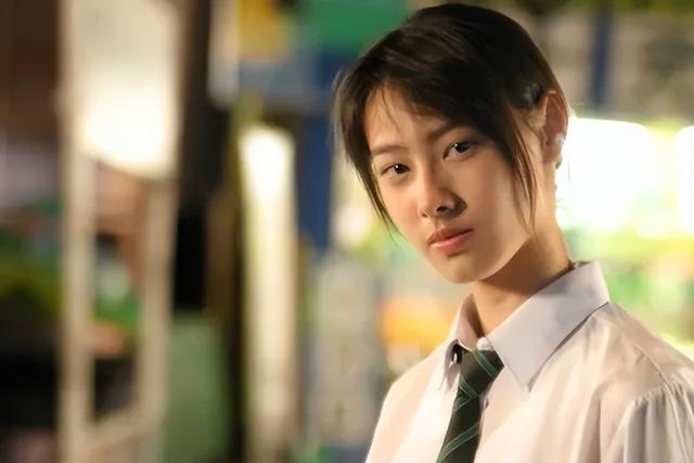 當年「替富商生3子」後狠甩對方!如今大兒子16歲、小兒子15歲「她美得令人屏息」:活成人生贏家
