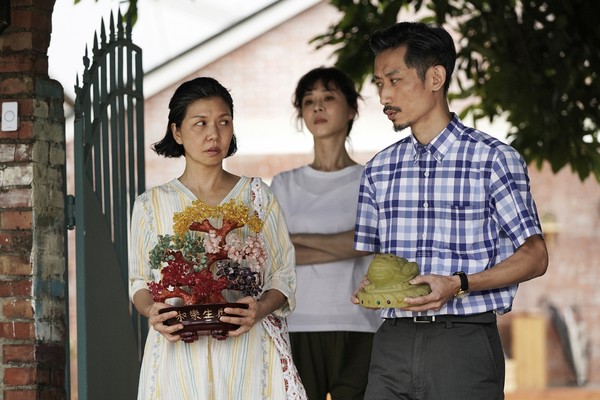 隱瞞多年的秘密！56歲金鐘影后「真實身分竟是原住民公主」，淚揭不敢公開心酸真相：至今仍覺得慚愧...