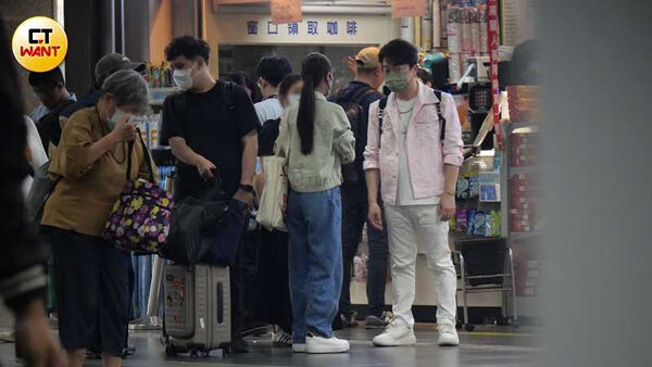 獨扛家計屢被傳婚變！NONO一審遭判2年　朱海君被拍「護花男牽手摟肩」身分曝光了