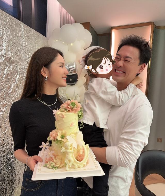 林峯慶祝結婚5周年！8字吐露心聲，張馨月大曬日常力證穩穩的幸福