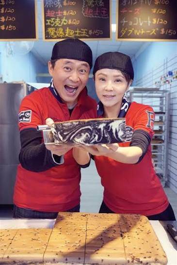 騙原配淨身出戶轉頭娶寡婦，湯志偉後悔也晚了！養3繼子女扛一家8口生計，今64歲淪落夜市擺攤太活該