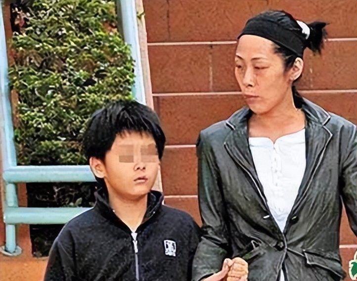 港媒證實關淑怡脫離危險期，離開ICU轉至心臟科病房，但謝絕探訪