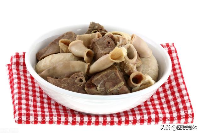 膽固醇一旦過高，這4種食物，再饞也得少吃些