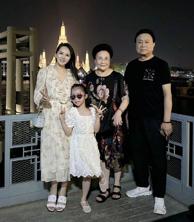 伊能靜50歲高齡備孕，檢查後開心報喜「能為你生兒子」…身旁婆婆「一句話」讓她當場淚崩