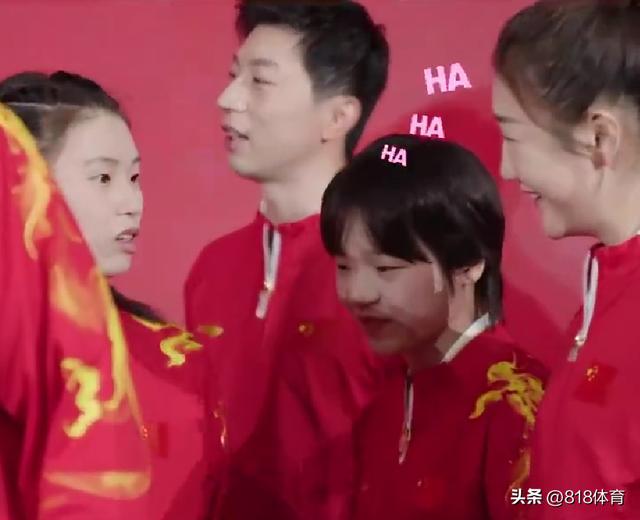 可愛!全紅嬋摟著陳夢變人形掛件,扮鬼臉逗夢姐笑,乾爸馬龍晾一邊