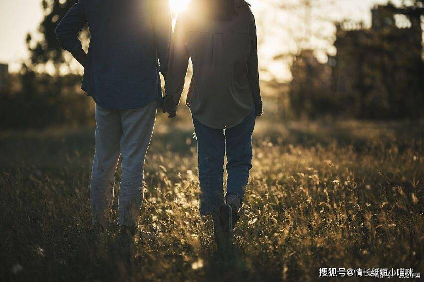一個女人這樣跟你開玩笑,其實就是在暗示你,別不懂