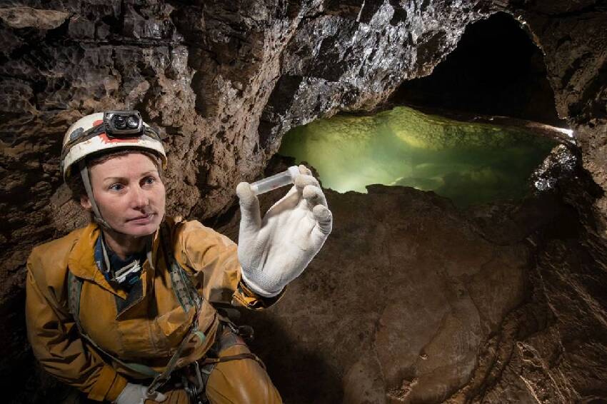 深入地底2000多米，這是世界上最深的一個洞，卻在此發現人類屍體