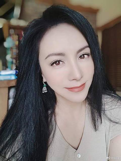 田麗2婚2離流產不能生，大罵郭臺銘淪落如此下場，隱居鄉下種田養雞內幕驚人