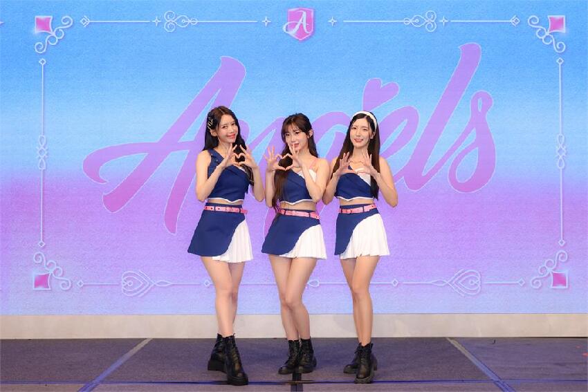 AI女神李珠珢站「C位」引熱議!南珉貞中斷韓事業現場「1舉動」嚇壞眾女神