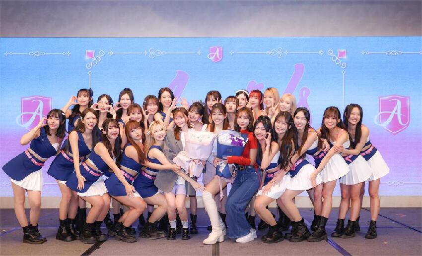 AI女神李珠珢站「C位」引熱議!南珉貞中斷韓事業現場「1舉動」嚇壞眾女神