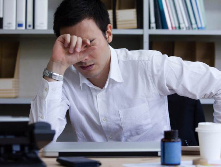 台中50歲主管「突失智丟工作」！醫搖頭嘆：「1睡眠習慣惹禍」