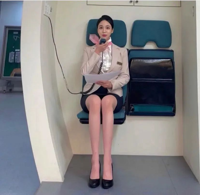 惟美之,前空姐!現頂級啦啦隊女神!這身材比例真不錯!