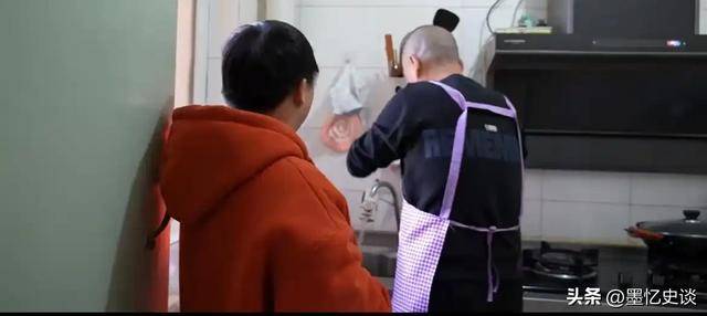 「我給女兒換衛生巾,別人罵我不要臉」!一個56歲父親的無奈