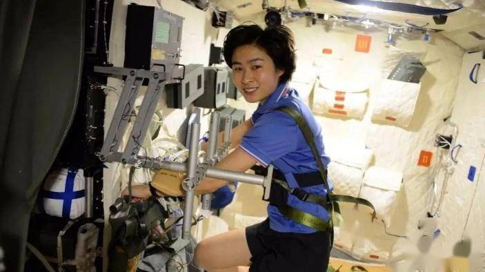 女宇航員在太空上怎麼保護隱私？其他生理需求如何滿足，都有安排