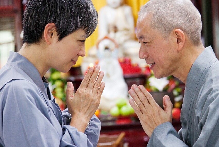 前TVB花旦近況曝光，丈夫剃度出家選擇離婚，曾極力挽留仍攔不住