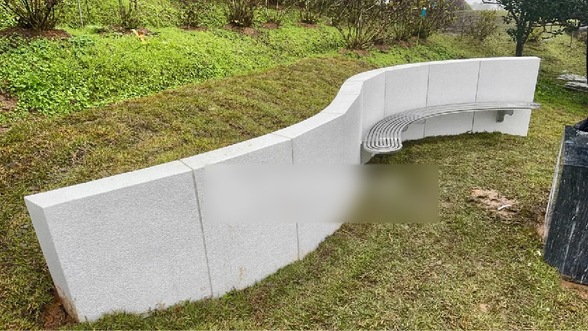 大S雕像正式完工，裹著黑帆布等忌日揭曉，現場曝光與高以翔為鄰