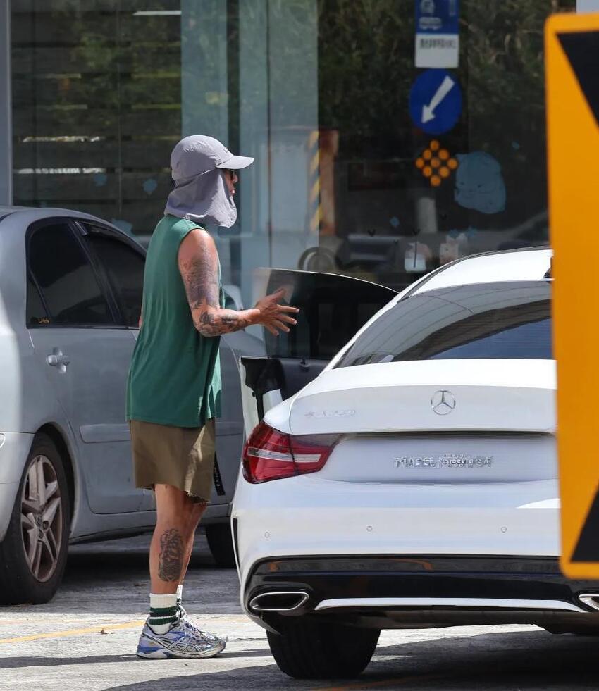 大S雕像正式完工，裹著黑帆布等忌日揭曉，現場曝光與高以翔為鄰