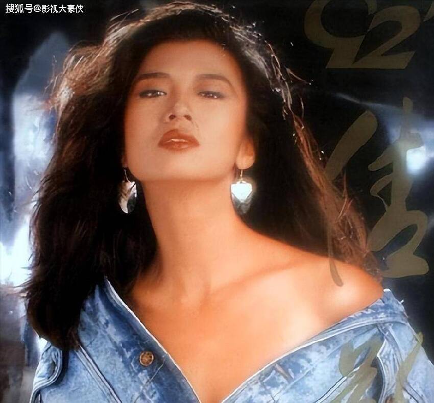 「三.級艷 后」曾拒絕成龍,如今61歲胖到220斤,依舊美到撩人心弦
