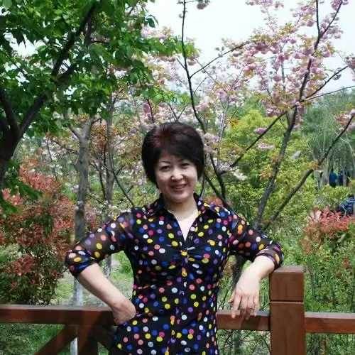 一個女人，如果連舊衣服都捨不得扔，往往會有這3種命運，很準