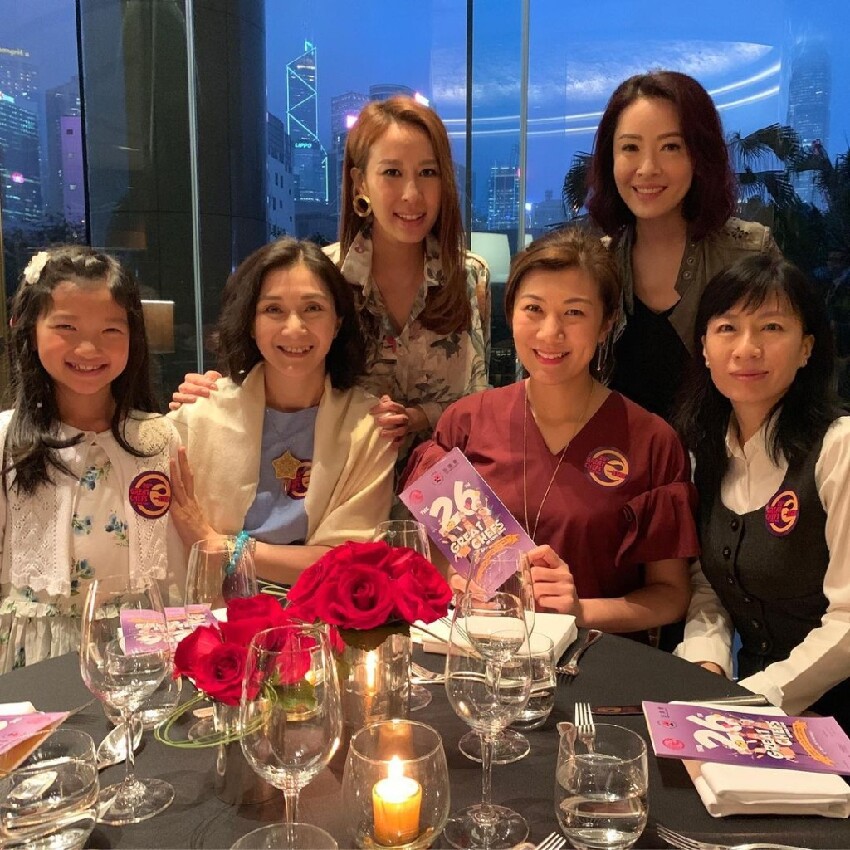 前港姐冠軍近況曝光,經歷多段戀愛都沒結果,51歲至今還沒結婚