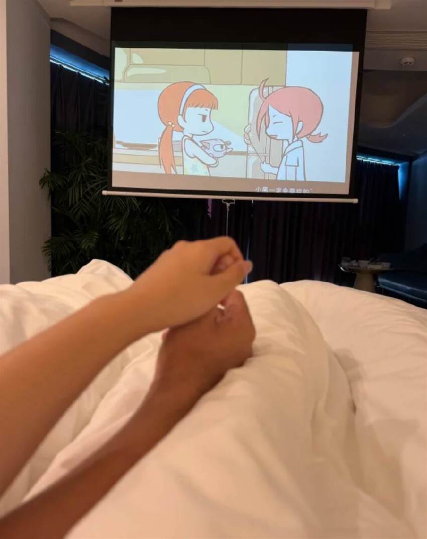 他追了我發小整整4年，寵上天！結婚生下兒子「短短1年」就變心...她流淚說「這句話」全網心碎