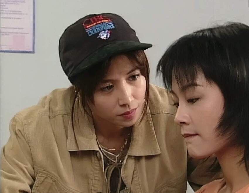 香港知名女星退圈多年罕見現身,妹妹患癌離世,在父親臨終前和解