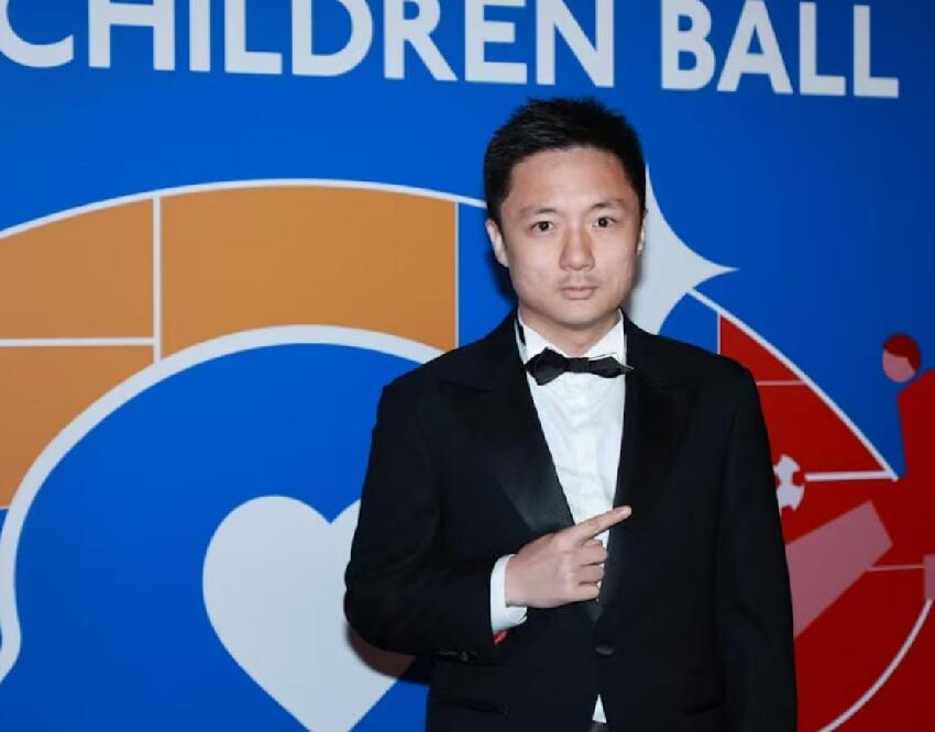 前港姐靠賣私密照維生！港富三代稱無留意新聞，二人曾卷包養風波