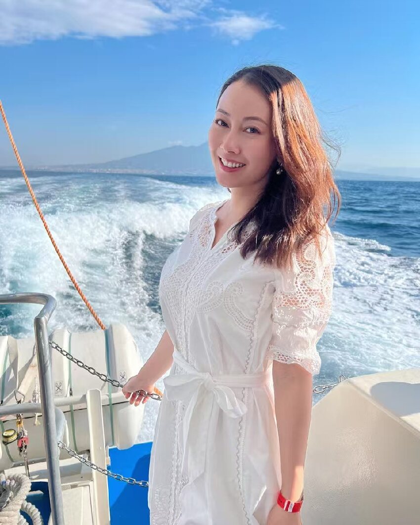 前港姐靠賣私密照維生！港富三代稱無留意新聞，二人曾卷包養風波