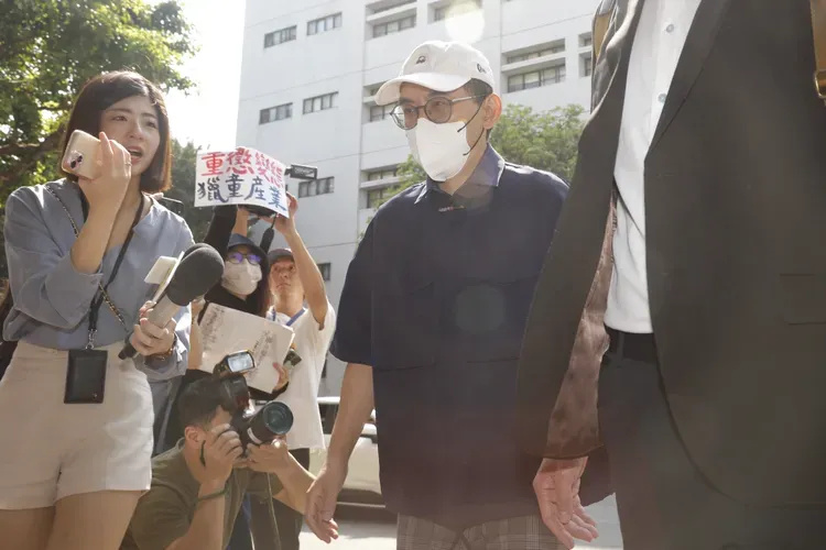 黃子佼認罪了!14歲女孩,228次,判決書曝光「手段殘忍」引發眾怒:內容令人瞠目結舌