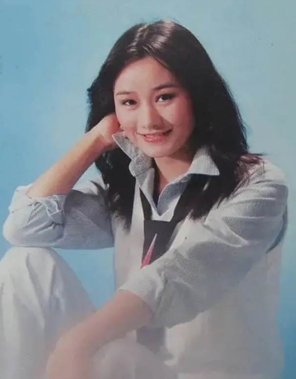 當小三跌落神壇！「台灣玉女歌手」19歲爆紅永久退出演藝圈「60歲驚傳身亡」胡瓜灑淚送別