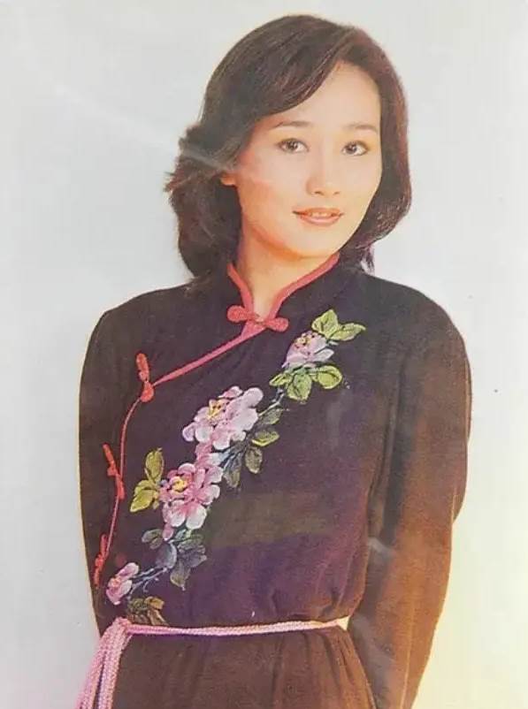 當小三跌落神壇！「台灣玉女歌手」19歲爆紅永久退出演藝圈「60歲驚傳身亡」胡瓜灑淚送別