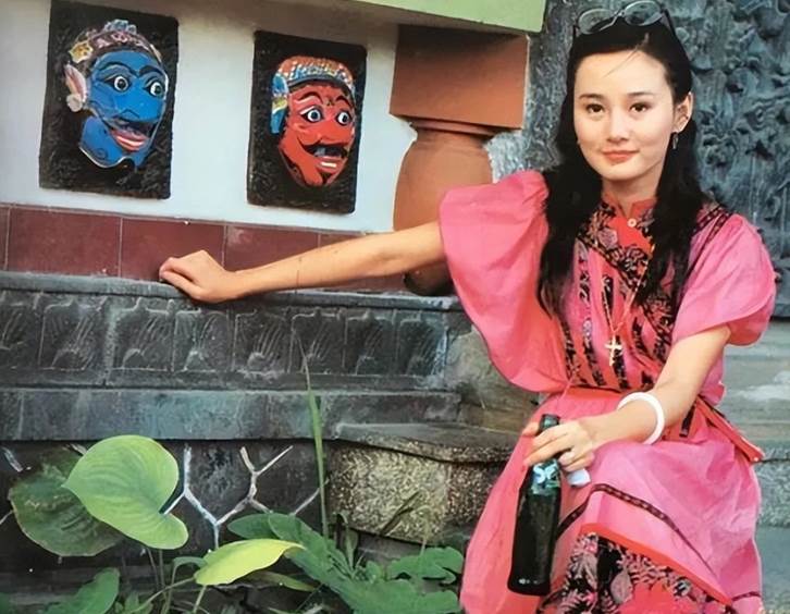 當小三跌落神壇！「台灣玉女歌手」19歲爆紅永久退出演藝圈「60歲驚傳身亡」胡瓜灑淚送別