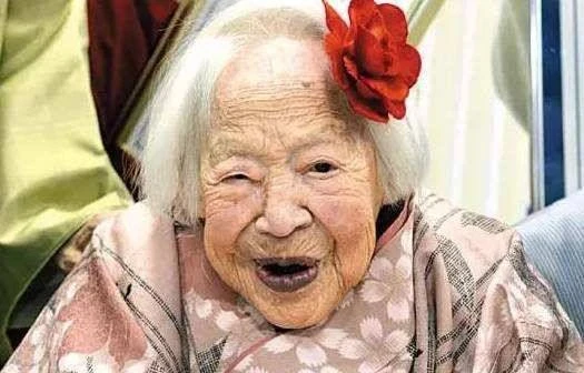 她是吉尼斯認定全球最長壽老人，活了117歲跨越3個世紀，當被問長壽秘訣，只說了4個字！