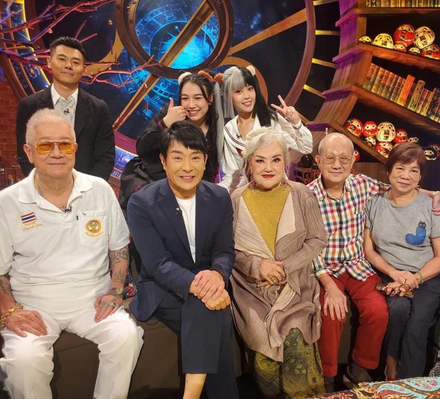 89歲港星大方認愛，攜小21歲女友公開亮相，女方系TVB同事的遺孀