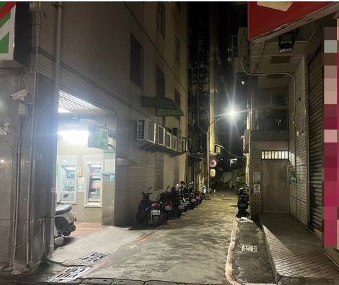 基隆房客欠租沒繳「飄腐臭」警破門見「夫妻擁抱赴黃泉」，網歎：走上這條路該有多絕望啊！