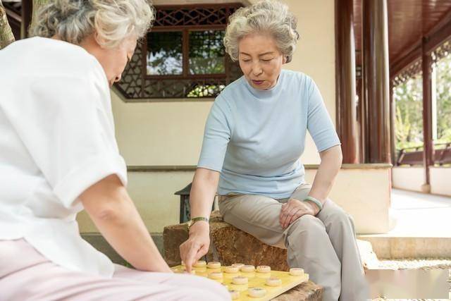 60歲以上退休族，打死都不做的10件事，做一件就算愚蠢，別不信