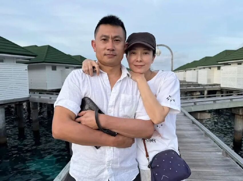 前TVB花旦50歲生日晒恩愛，與老公結婚曾不被看好，稱不擔心對方搞外遇