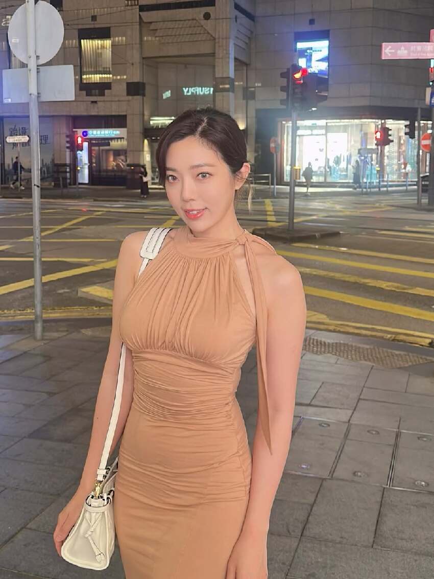 又一位香港女星宣布離婚，和丈夫結束九年婚姻關係，共同撫養女兒