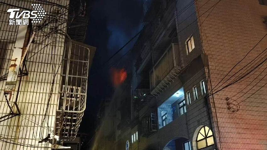 土城深夜3死命案，一家四口只剩父女活命！爸醫院崩潰：頂樓還有遺體