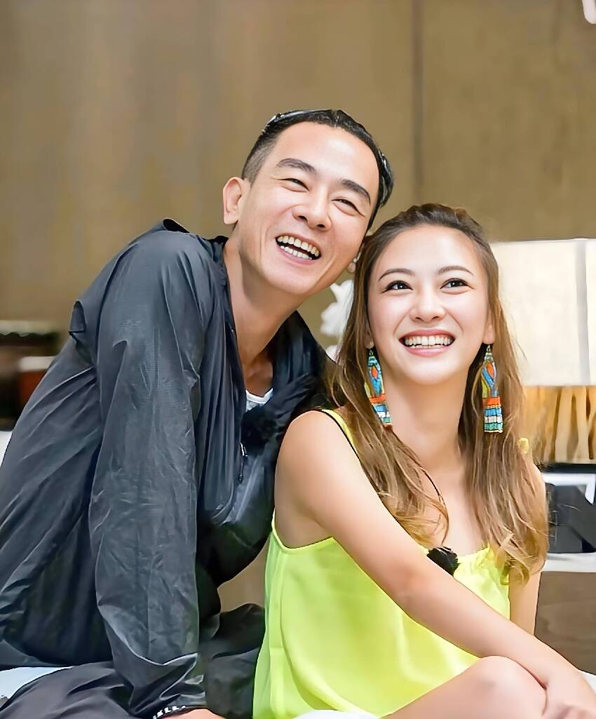 台灣知名女星自曝曾被陳小春在夜店搭訕，被遞紙條寫有酒店房號