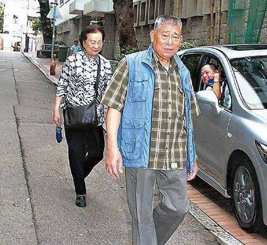 悲痛！劉德華父親不幸病逝，享年89歲！父子情深最後溫馨合影曝光