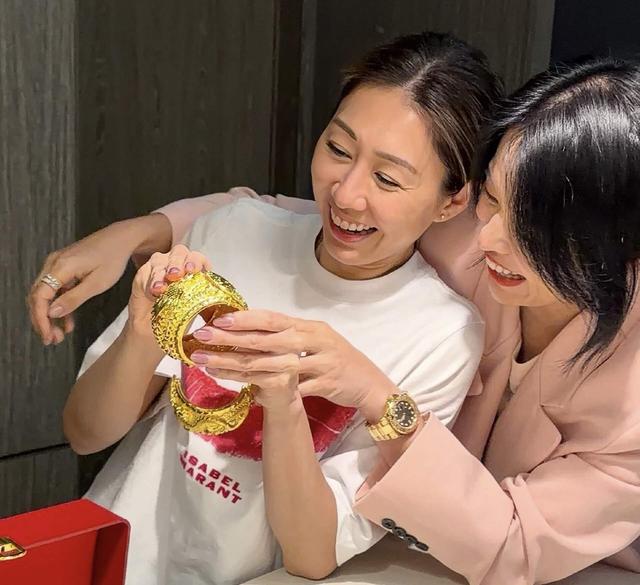 恭喜！TVB知名女星腹部凸起疑懷孕，和男友戀愛不足一年火速結婚