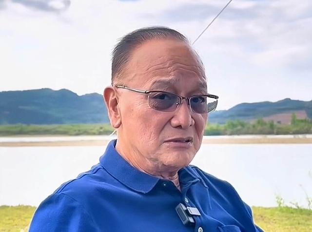 香港知名演員滿頭白髮身材消瘦，正式宣布退休，右邊身體麻木險死