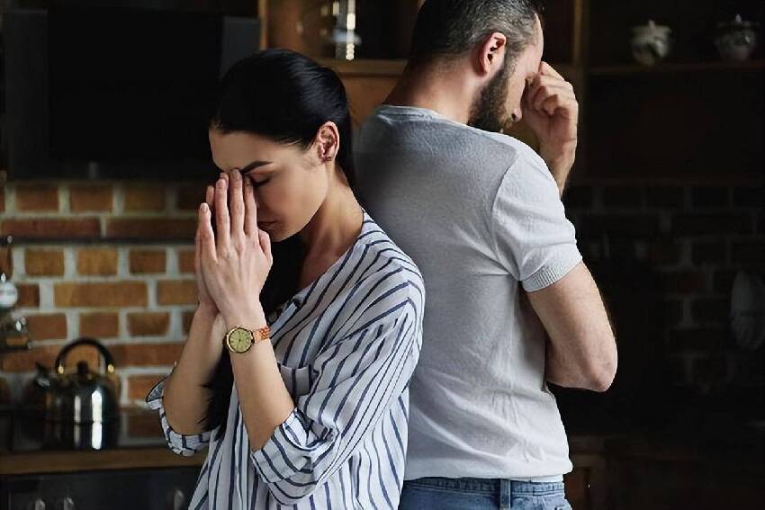 女人突然對你「冷淡」,不是不愛你了,而是因為這4個原因!