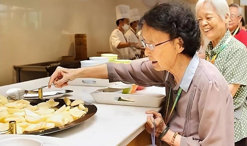 拆遷後租不到房！90歲阿嬤「住飯店養老」月消費22000　幾個月後「身體發生驚人變化」引網友熱議