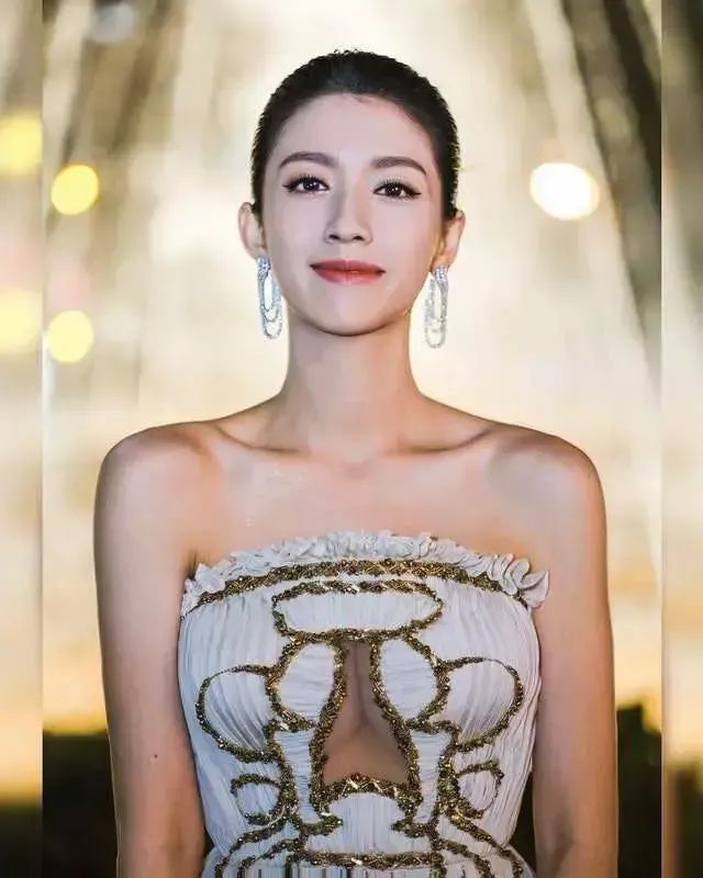 自曝被問價一夜200萬！TVB年輕視后加拿大登台演出，獲贊表演精彩