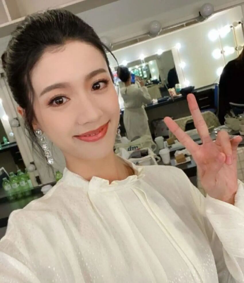 自曝被問價一夜200萬！TVB年輕視后加拿大登台演出，獲贊表演精彩