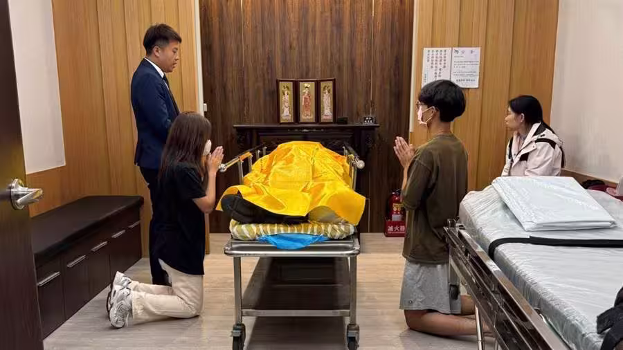 花蓮「挖土機超人」傷口感染，中秋夜過世