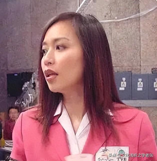 這是61歲的臉嗎？曾當拚命三娘「一年主持580場」　懂投資「躍升上億凍齡富婆」：擁有美滿晚年