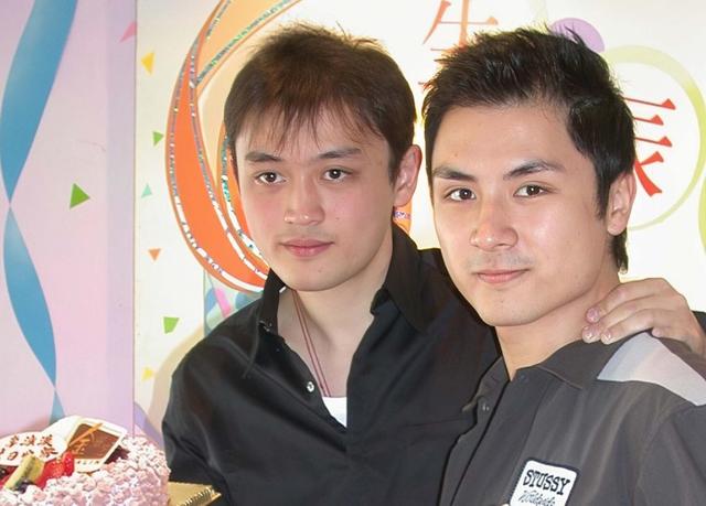 突發！香港知名老戲骨宣布和大兒子斷絕父子關係，情緒失控落淚
